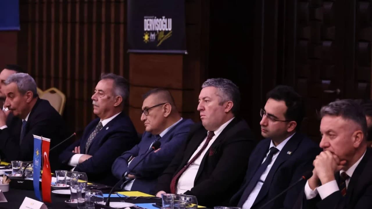 İYİ Parti İl Başkanları Ankara'da Dervişoğlu ile Toplandı, Stratejiler Belirlendi