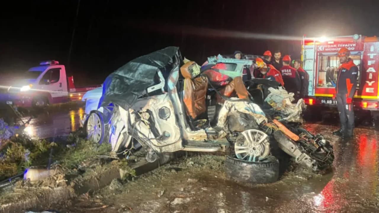 Uşak'ta Feci Kaza: 34 Yaralı, 4 Ölü