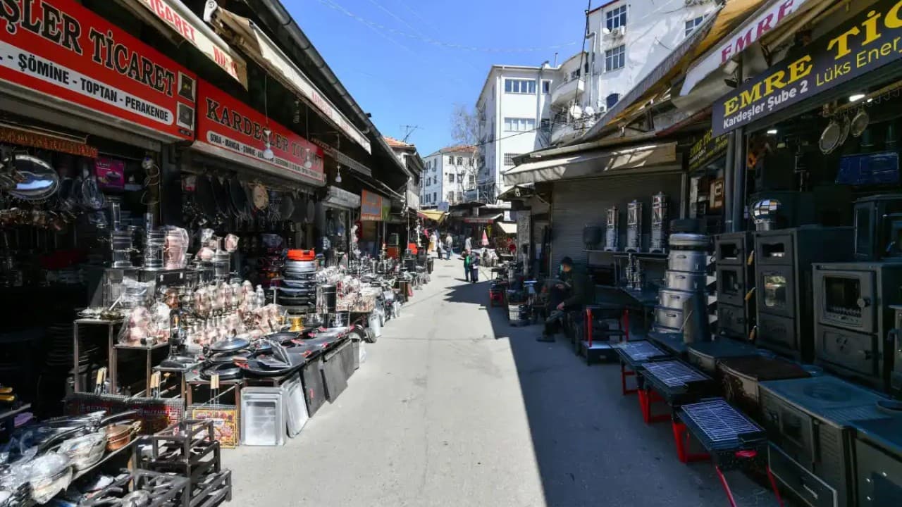 Ankara'nın Tarihi Dokusu Yenileniyor: Tenekeciler Caddesi'nde Önemli Proje
