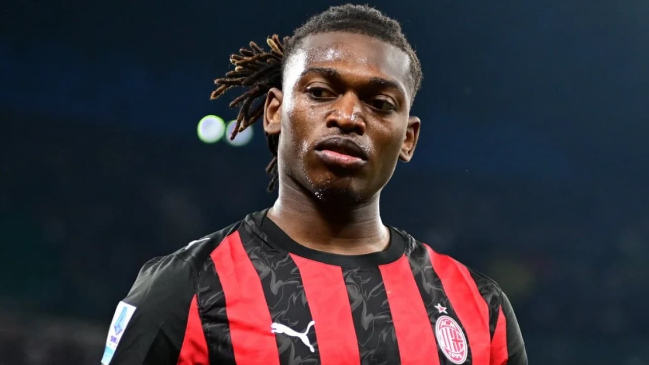 Milan'da Rafael Leao Krizi: Fenerbahçe ile Anılıyor
