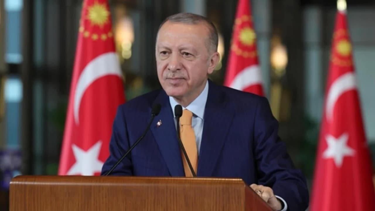 Cumhurbaşkanı Erdoğan'dan Anneler Günü Mesajı: Annelerin Önemi Vurgulandı
