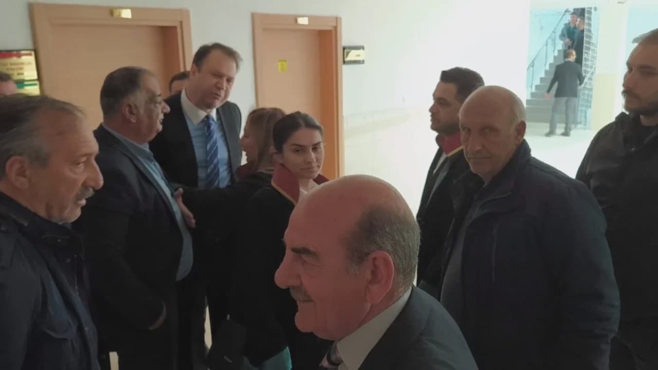 Kars'ta Tarihi Köşk Davası: Eski Belediye Başkanı ve Müdür Tartıştı