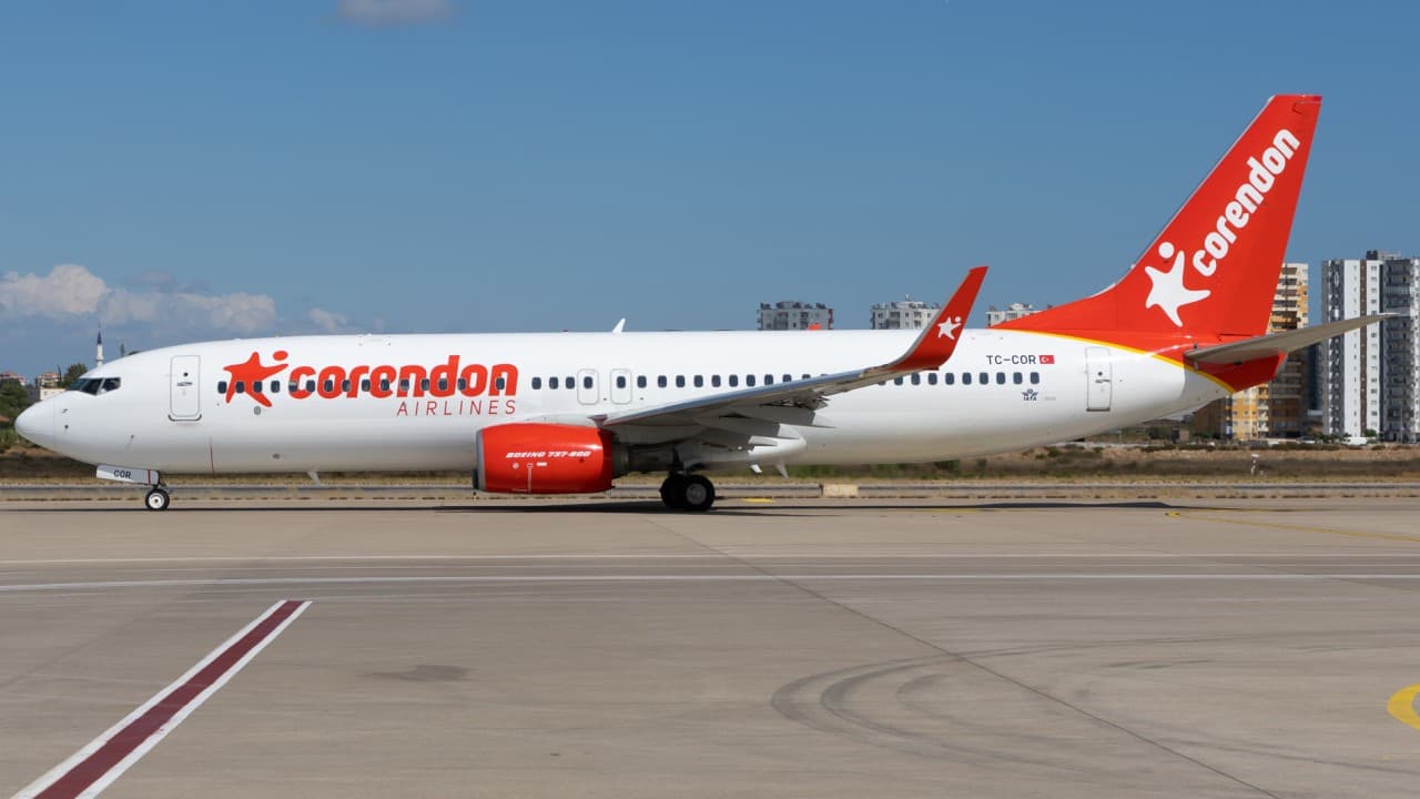 Corendon Airlines’ın Uçuşunda Eğlenceli Anlar: Pilot ve Taraftar Dans Etti