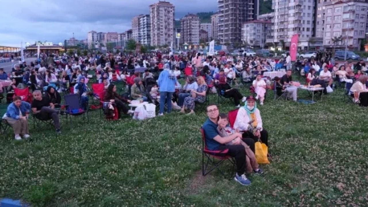 Rize sahilinde aileler için modern etkinlik alanları oluşturuluyor