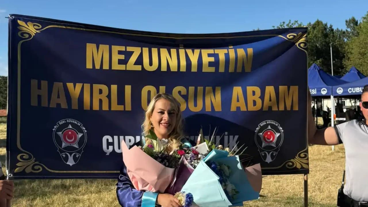 Hatice Yiğiner Kılıç'ın Mezuniyet Hikayesi: Çalışan Anneler İçin İlham Verici Bir Başarı