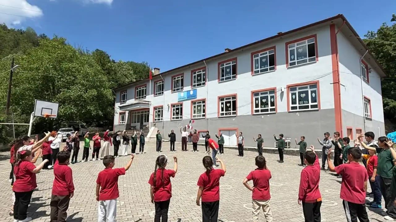 Kdz. Ereğli Belediyesi'nden Aydın İlkokulu'na Eğlenceli Etkinlikler