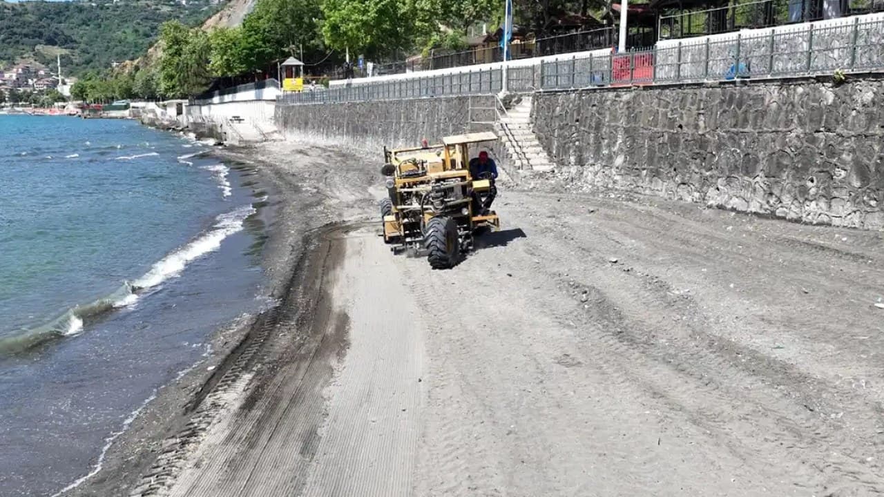 Ereğli Belediyesi Sevgi ve Barış Plajı'nı Yaz Sezonuna Hazırladı