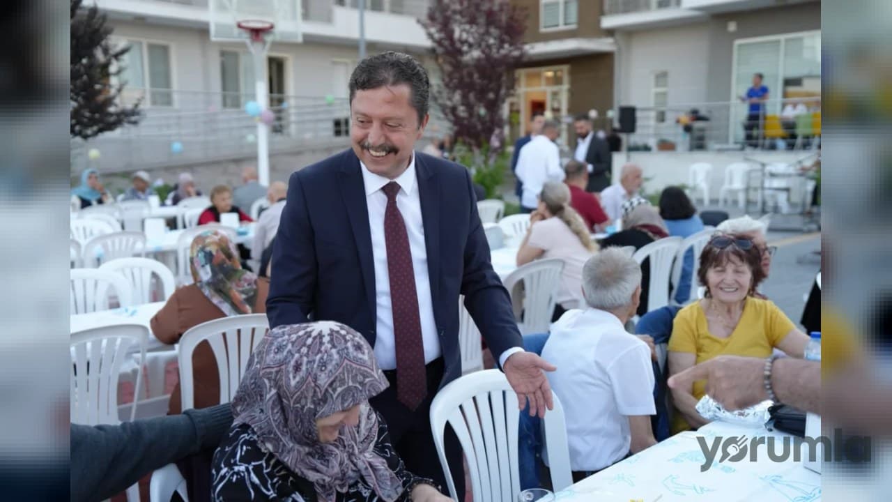 Başkan Kasap, 30 kişinin kaldığı huzurevinde Babalar Günü'nü kutladı ve sağlık dileğinde bulundu