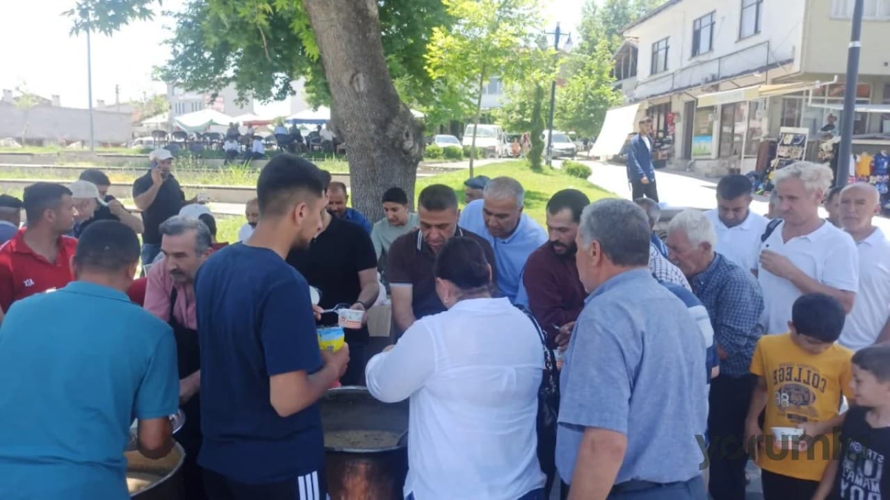 Battalgazi'de 13. Geleneksel Aşure Etkinliğinde Yaklaşık 4 Bin Kişiye İkram Yapıldı