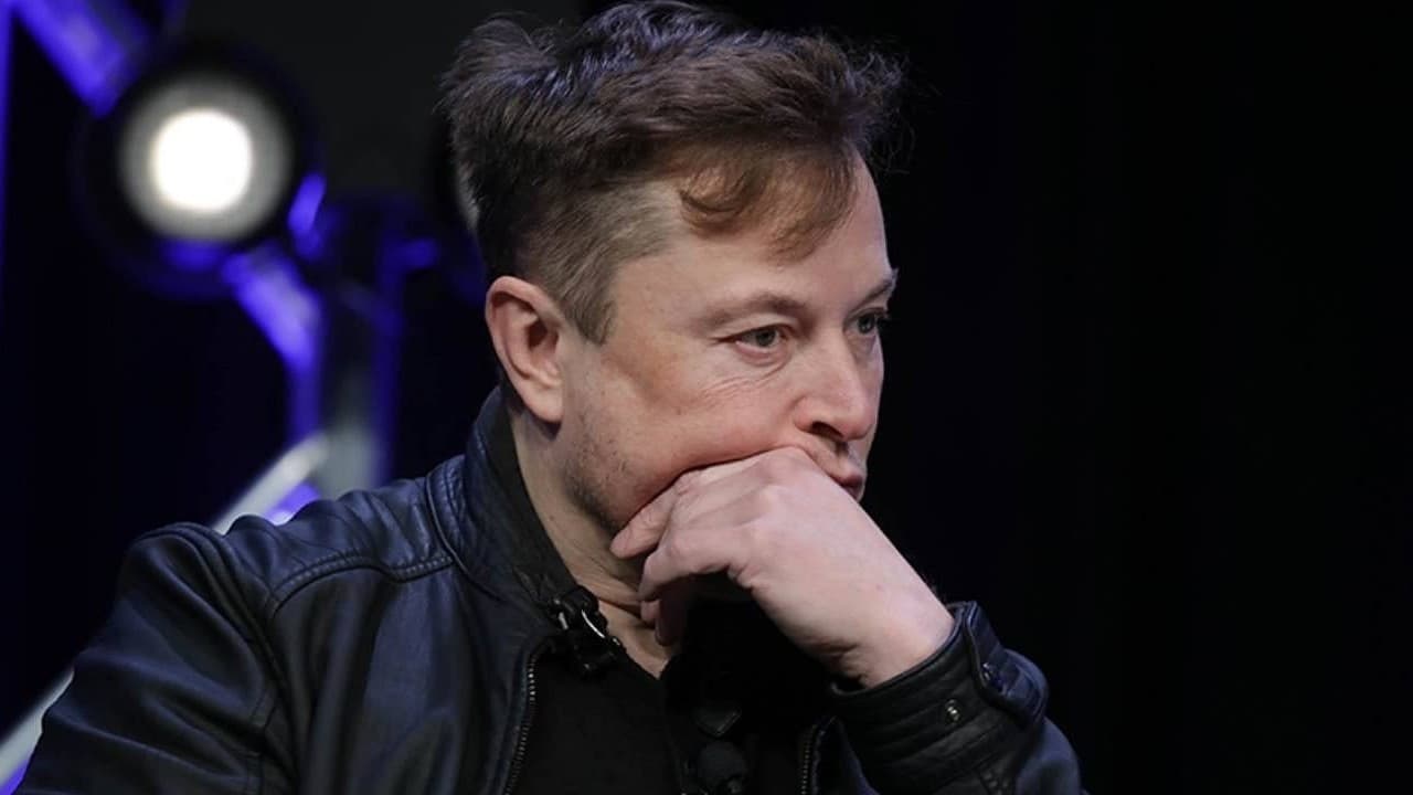 Elon Musk’ın serveti teknoloji hisselerindeki düşüşle 957 milyar dolara geriledi