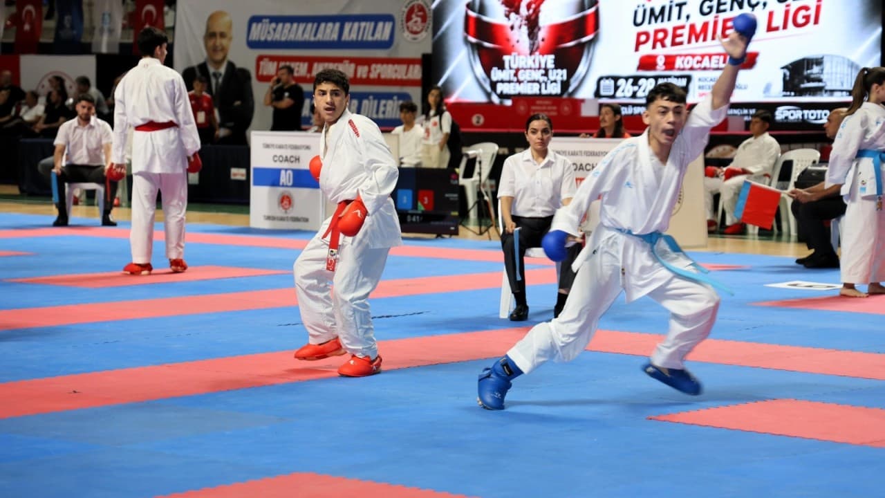 Kocaeli’de 1600 sporcunun katıldığı Türkiye Ümit Genç U21 Premier Ligi Karate Şampiyonası başladı