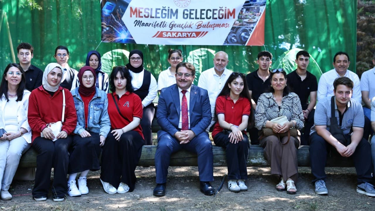 Macera Park’ta 40 öğrenci ve 20 öğretmenle “Mesleğim Geleceğim, Marifetli Gençlik” buluşması yapıldı