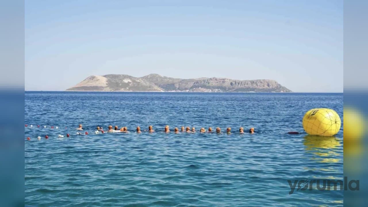 Antalya’da 20. Uluslararası Kızılhisar-Kaş Yüzme Maratonunda 7 ve 3,5 km parkurlarda büyük rekabet yaşandı