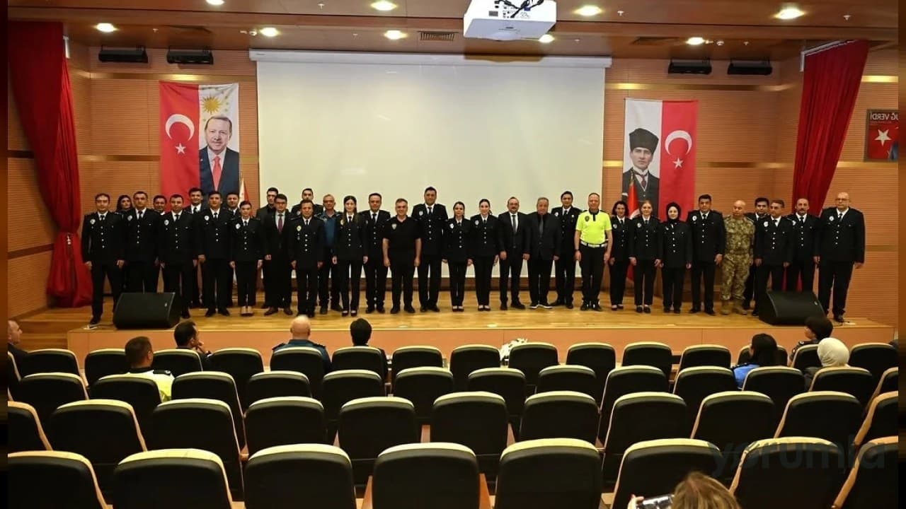 Elazığ Emniyeti 2026 Yılı Rütbe Terfi Töreninde Polisler Bir Üst Rütbeye Yükseldi