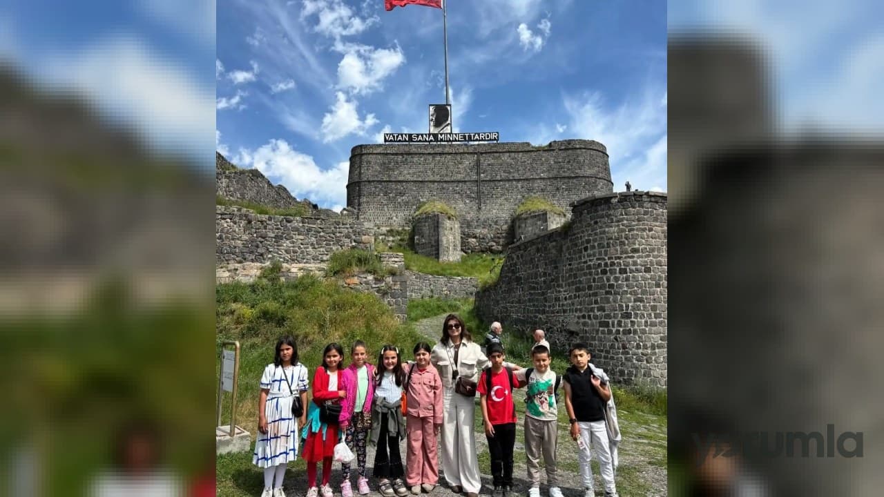 Akyaka’daki 4. sınıf öğrencileri Kars’ın tarihi ve kültürel mirasını yerinde öğreniyor