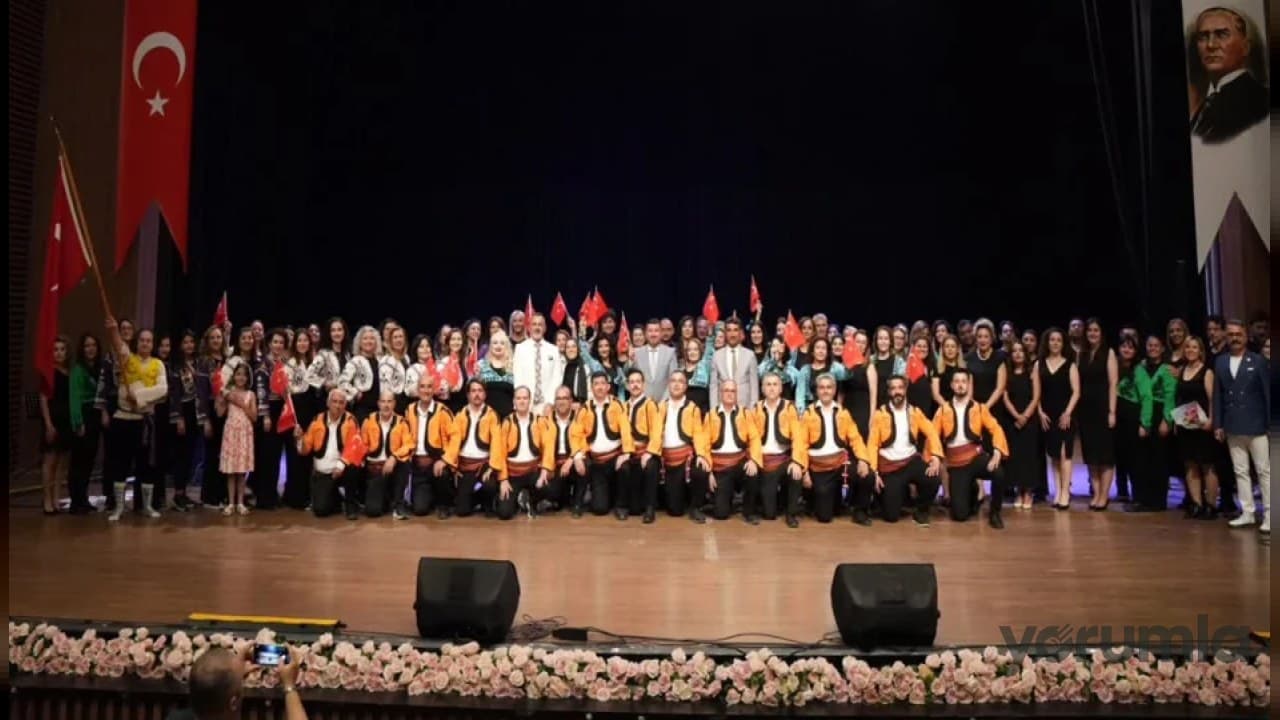 Isparta’da Maarif Orkestrası ve Halk Dansları Yıl Sonu Programı büyük ilgi gördü