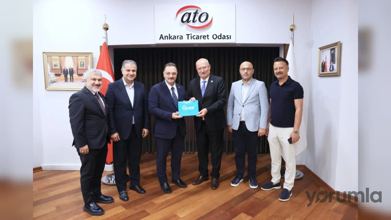 TİMBİR Başkanı Basa’dan ATO Başkanı Baran’a Anadolu Medyası adına teşekkür plaketi