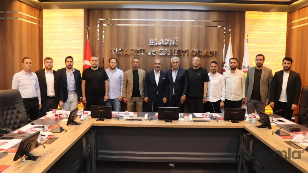 Elazığspor Başkanı Ahmet Toprak, Oda Başkanı İdris Alan’ı makamında ziyaret etti