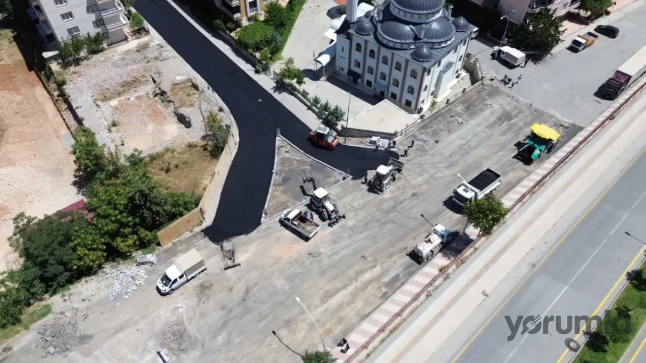 Battalgazi’de freze ile sökülen asfalt geri dönüşüme ayrıştırıldı