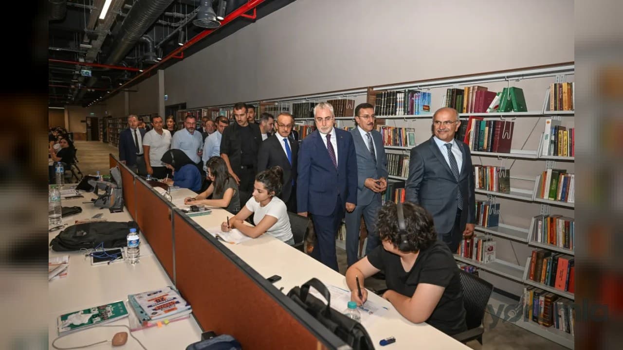 Vedat Işıkhan, Malatya Büyükşehir Belediye Başkanı Sami Er’i ziyaret etti