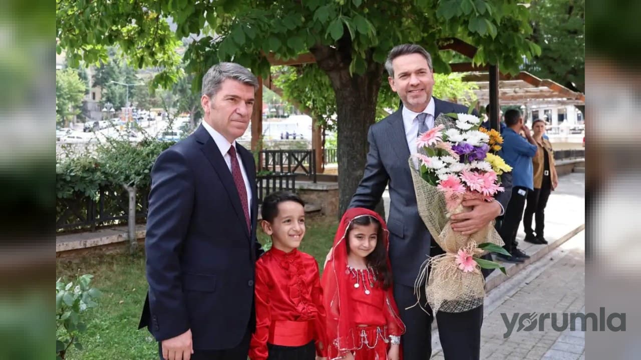 Bakan Bayraktar Amasya’da valilik gündemini görüştü, merkezde incelemelerde bulundu
