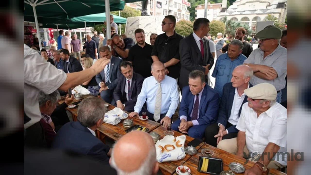 Ümit Özdağ Pazar’da esnafla buluştu, sorunları dinleyip parti projelerini anlattı