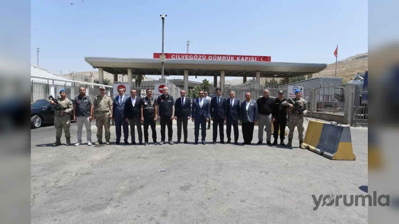Vali Masatlı Hatay’da gönüllü geri dönüşü yerinde inceledi: Suriyelilerle görüştü