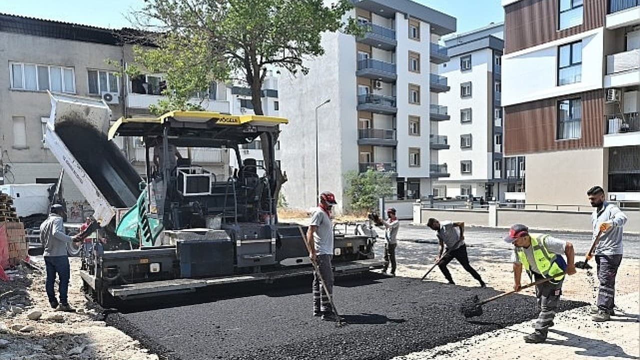 Bornova'da merkez mahallelere dev üstyapı hamlesi: Başkan Ömer Eşki çalışmaları inceledi!