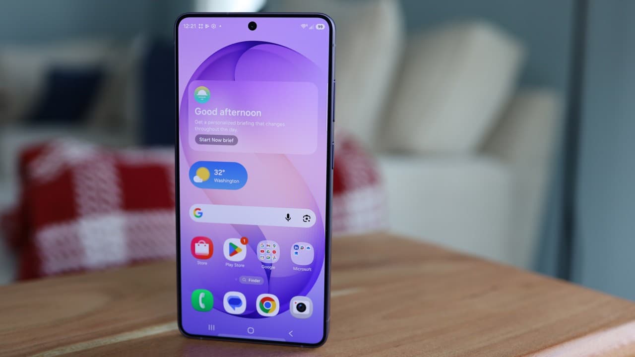 Samsung One UI 9.5 Sızdı! Cam Tasarımı, Yapay Zekalı Telefon Uygulaması ve Yeni Menüler Geliyor