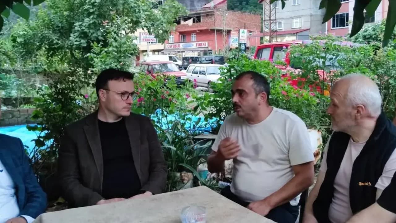 Tirebolu Kaymakamı Kuzgun Köyü’nü ziyaret etti: can kaybı yok