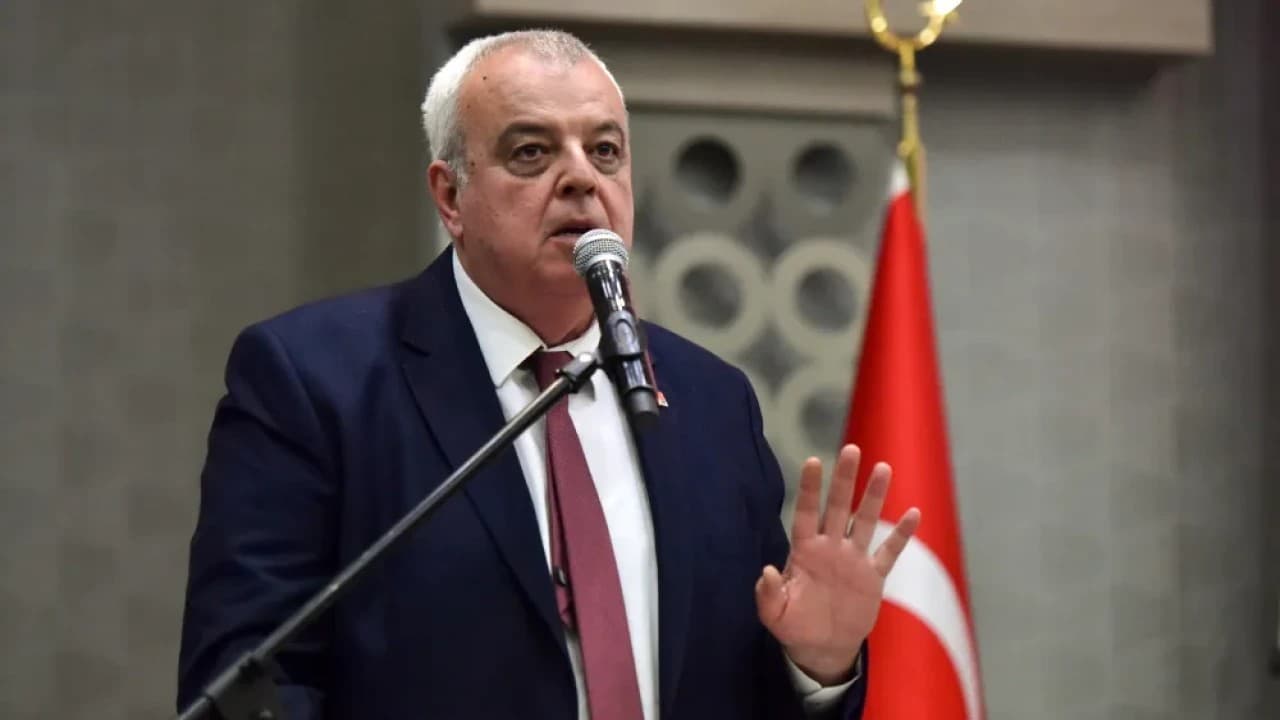 Bornova ilçe kongresi: Ertürk Çapın yeniden aday olmayacak