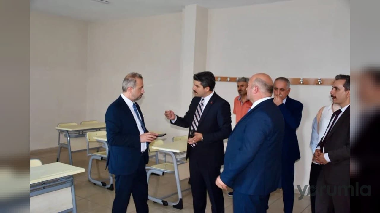 Hopa Kaymakamı Karakaya, yıkım ve güçlendirme kararı bulunan okulları inceledi