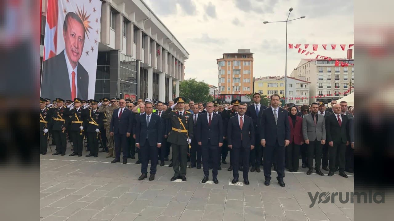 Karsta 30 Ağustos Zafer Bayramı kutlamaları hava muhalefeti nedeniyle aksadı