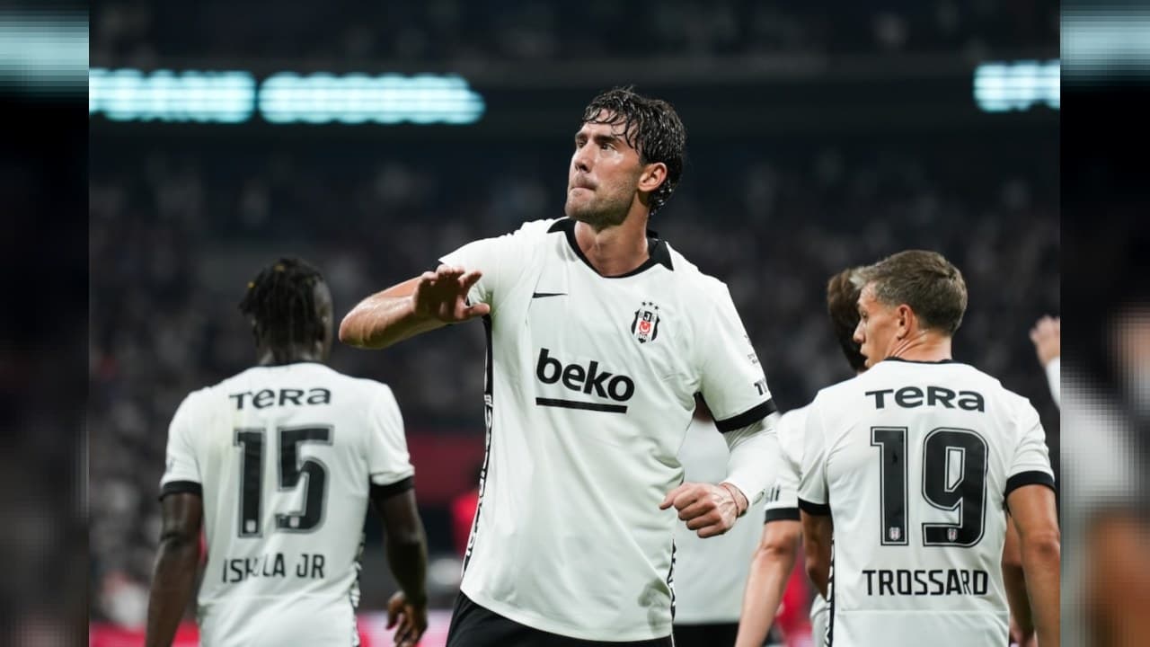 Vlahovic’in hat-trick’i İtalya’da yankı buldu: İtaliano ve “Boğaz” mesajı