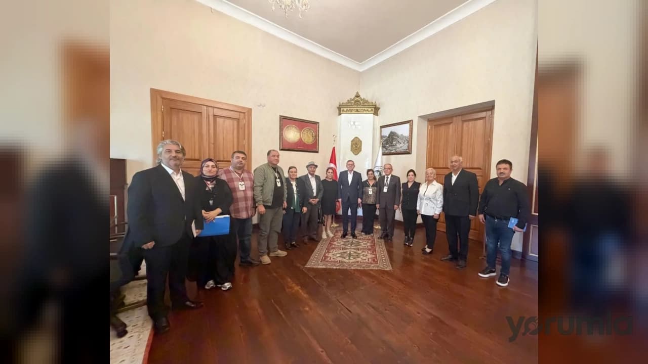 Kars Valisi Ziya Polat, Neriman Öztürk’ü makam aracındaki bayrak olayı sonrası ağırladı