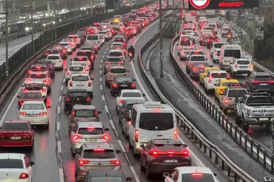 TÜİK Açıkladı: Ağustos Ayında 171 Bin 887 Taşıt Trafiğe Kayıt Yaptırdı, Toplam Araç Sayısı 34,9 Milyona Ulaştı