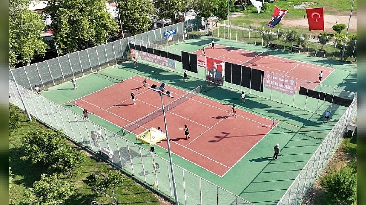 Antalya Büyükşehir Belediyesi'nden Ücretsiz Tenis Kursu Fırsatı