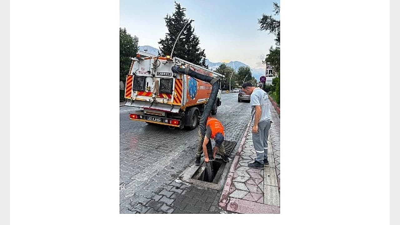Kemer Belediyesi’nden Su Baskınlarına Karşı Mazgal Temizliği Seferberliği