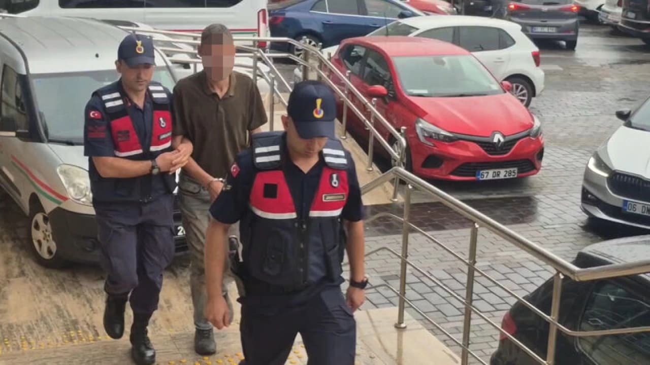 Zonguldak'ta Şoke Eden Olay: Kızını Zincirleyip Döven Babaya Tepki!