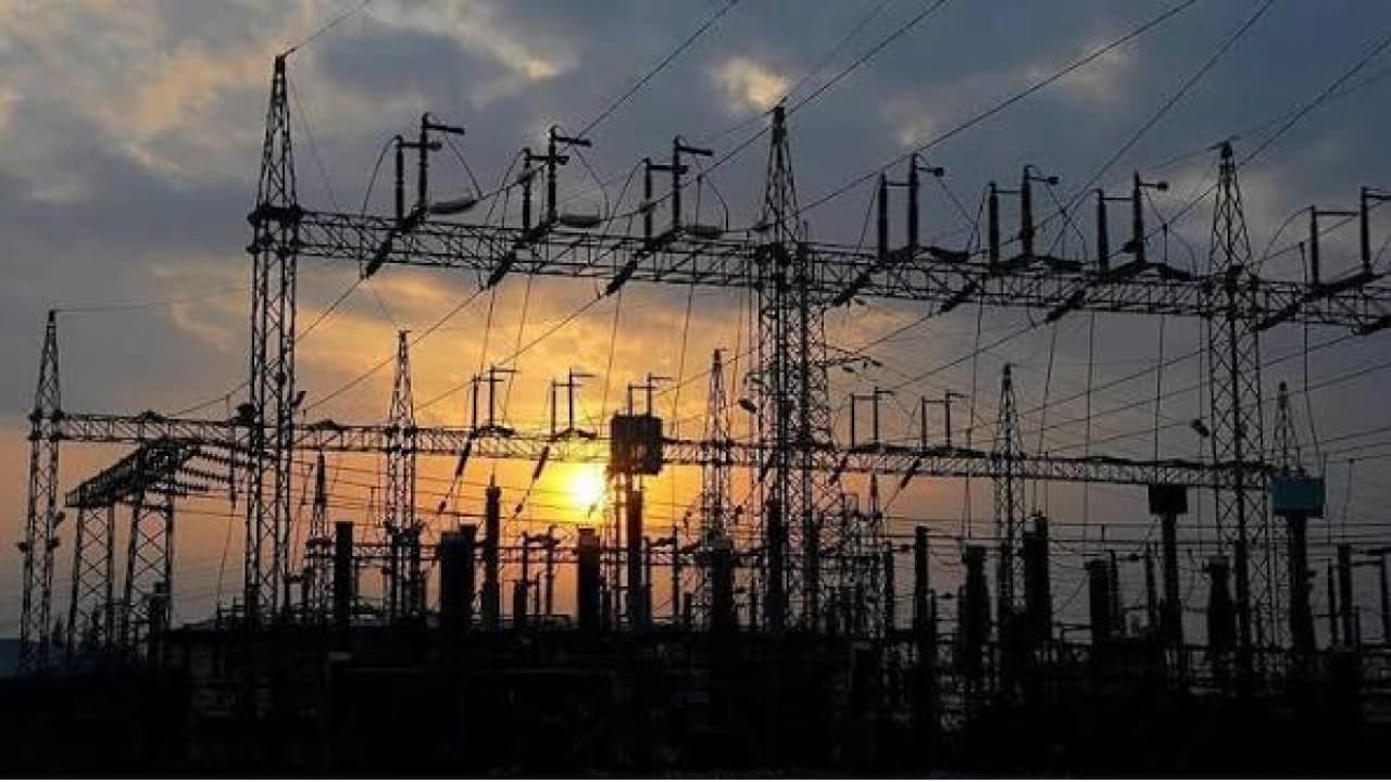 Bakan Alparslan Bayraktar Açıkladı: Türkiye'nin Elektrik İletim Hattı 77 Bin Kilometreye Ulaştı