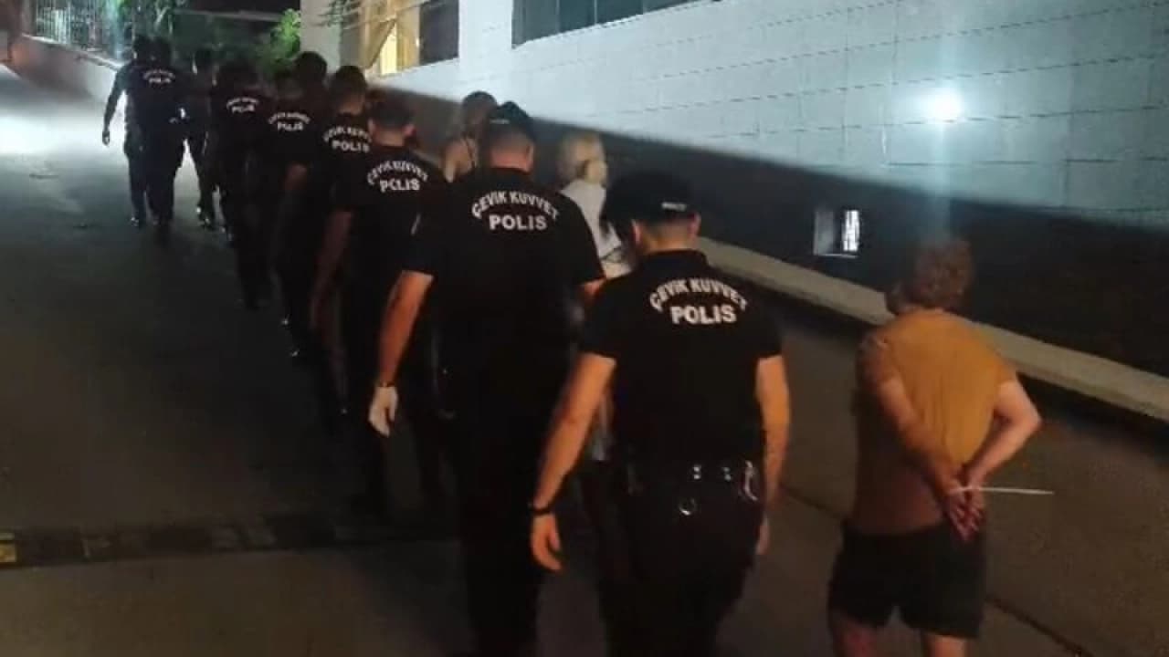 İstanbul merkezli örgütsel suç operasyonunda 20 tutuklama