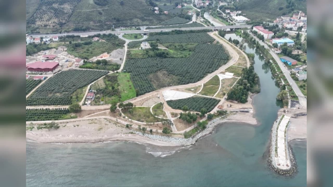Ordu Gülyalı Kordon Park 2. Etap ve Yaya Köprüsünde Sona Yaklaşıldı