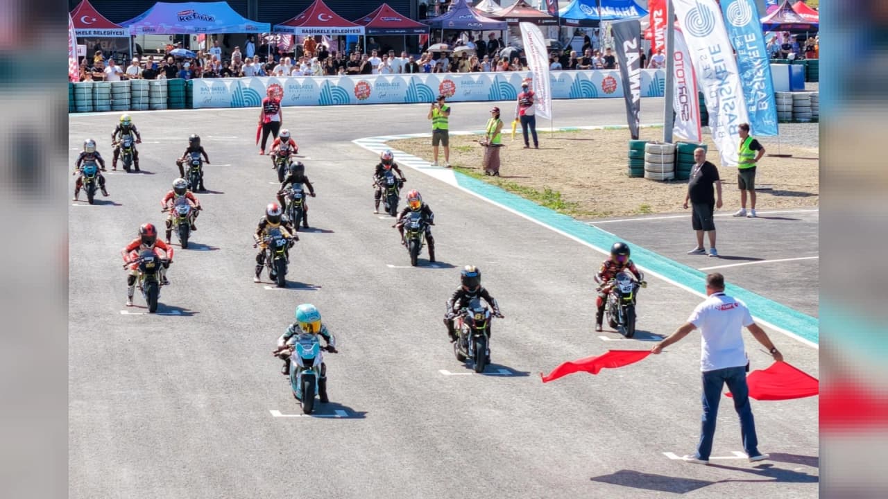 Türkiye Süpermoto Şampiyonası ve MotoMini Serisi Finalleri Bursa'da Başlıyor