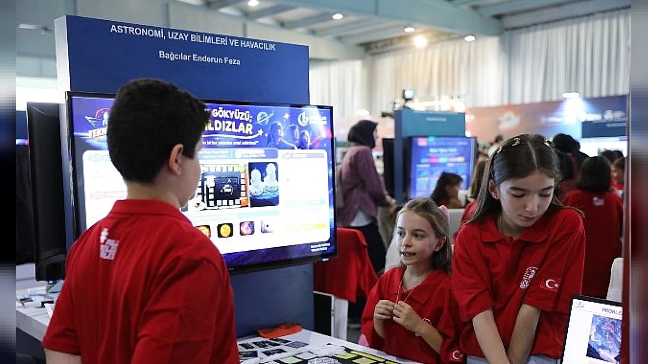 Bağcılar Belediyesi'nin Görme Engelli Çocuklar İçin Geliştirdiği Uzay Projesi TEKNOFEST'te