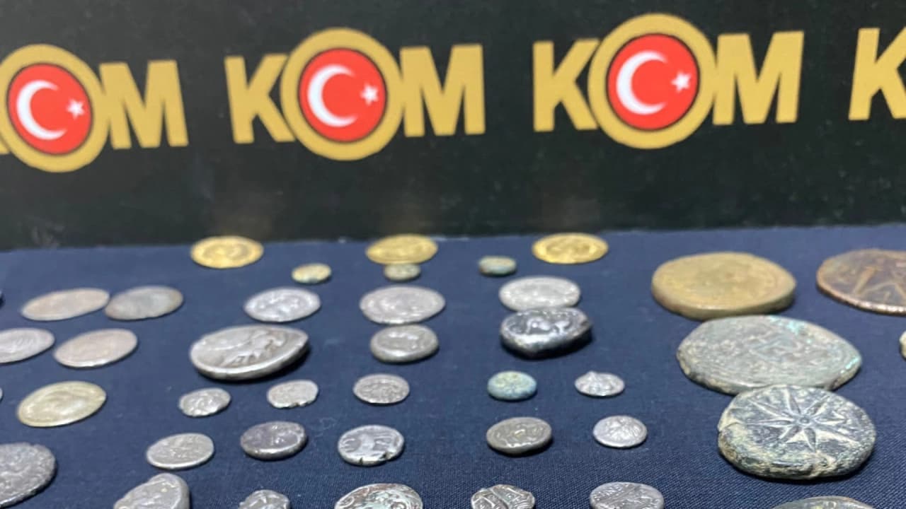 Beykoz'da Tarih Kaçakçılığı Operasyonu: Binlerce Yıllık 402 Eser Ele Geçirildi