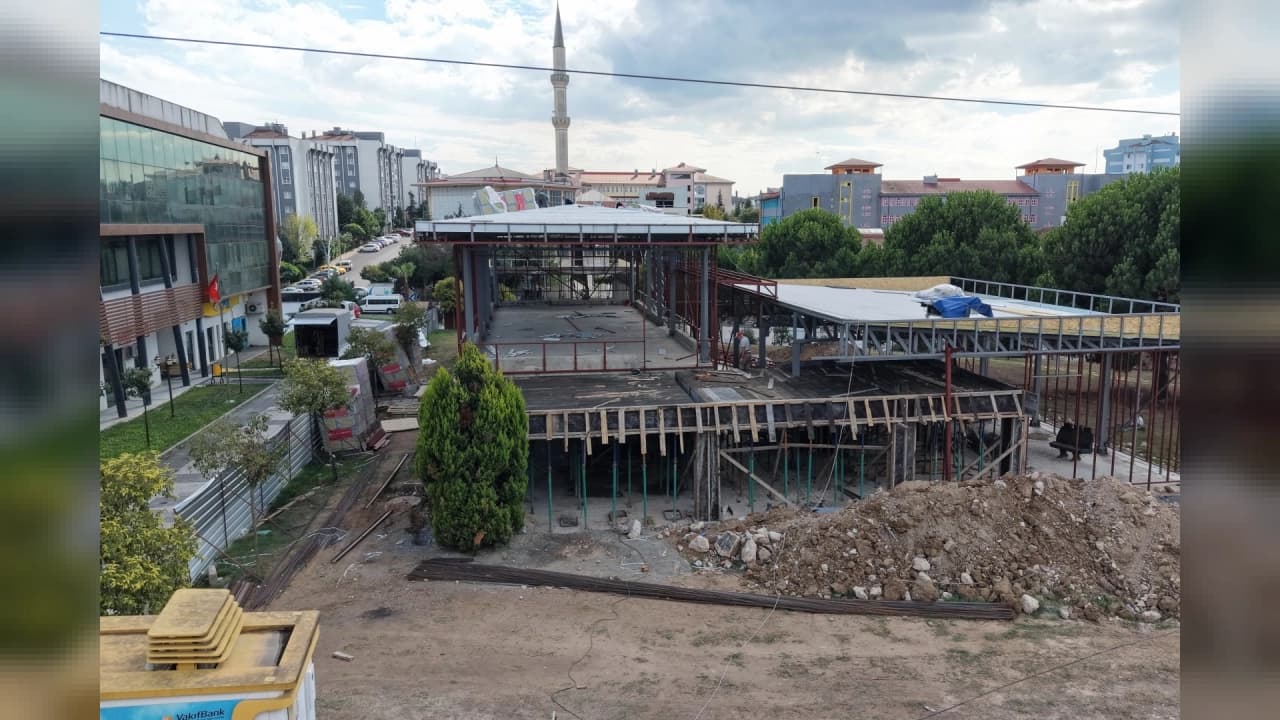 Çayırova'ya Yeni Kitap Kahve: Cumhuriyet Mahallesi'nde Çalışmalar Sürüyor