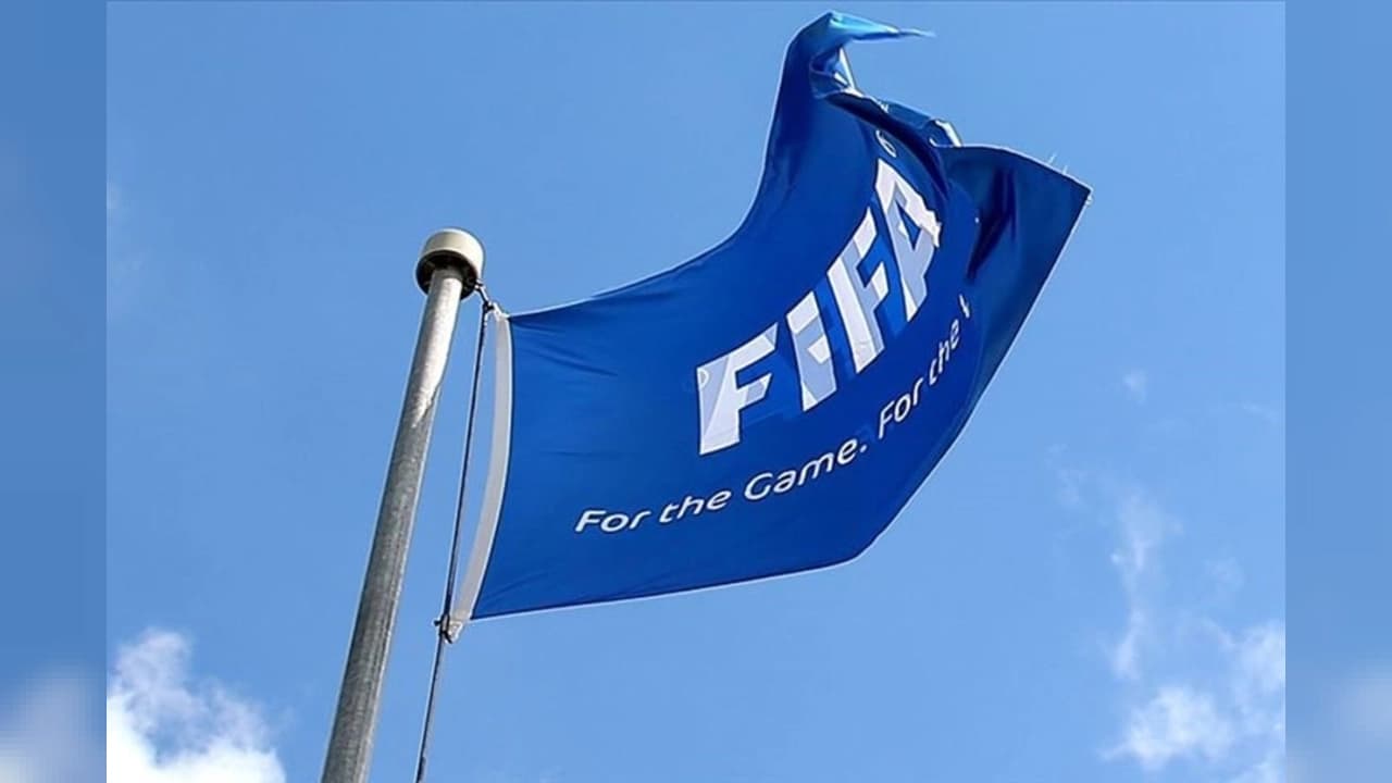 FIFA'dan Türk Kulüplerine Transfer Yasağı Şoku: 4 Takım Cezalandırıldı