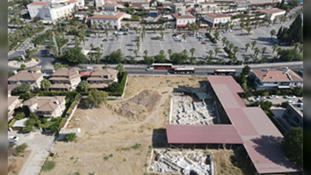 İzmir'in 8.500 yıllık geçmişi gün yüzüne çıkıyor: Yeşilova Höyüğü kazılarında ilk İzmirlilerin yaşam izleri