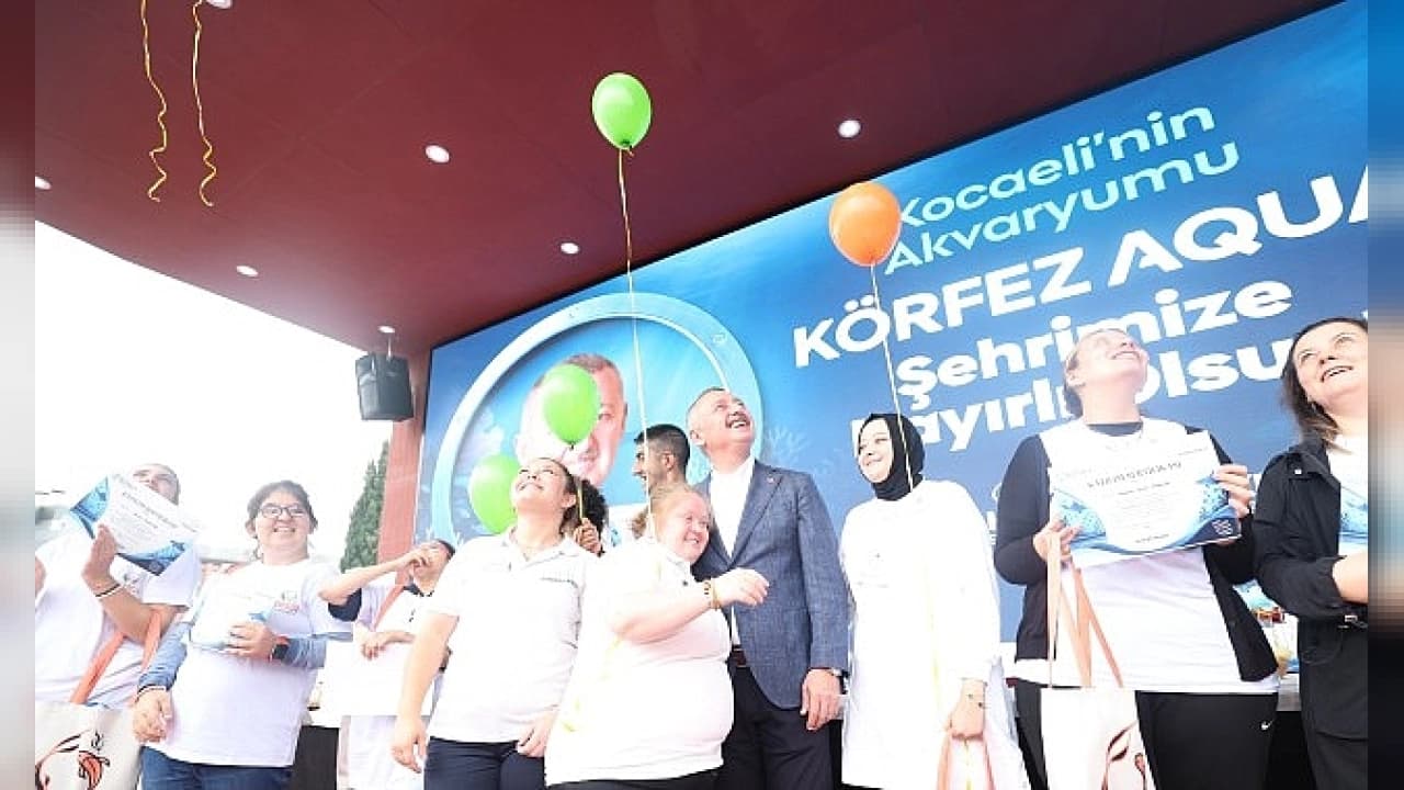 Kocaeli'de Özel Bireylerden İzmit Körfezi Atıklarıyla Anlamlı Sergi