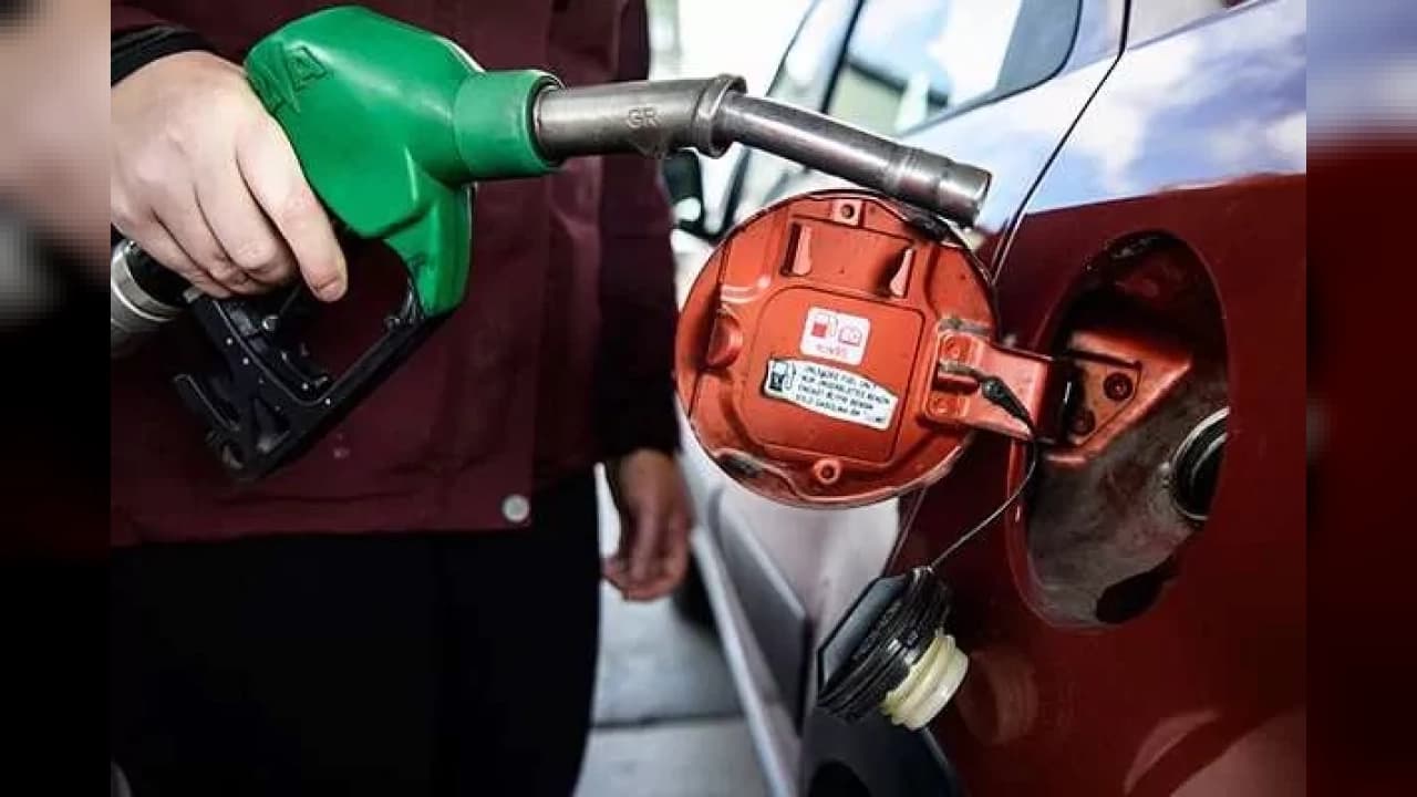 Motorine Tarihi İndirim Geliyor: Litre Fiyatı 100 Liranın Altına Düşüyor